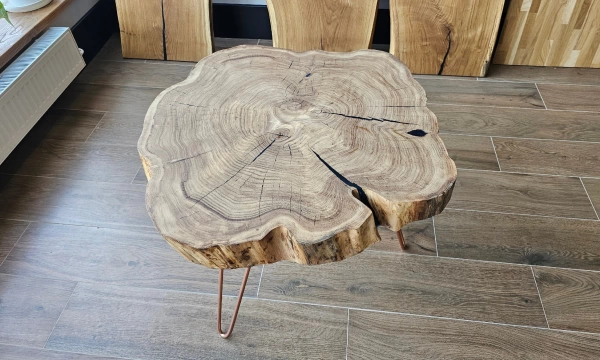 Волшебство современного дизайна: столы из слэбов дерева с эпоксидной смолой