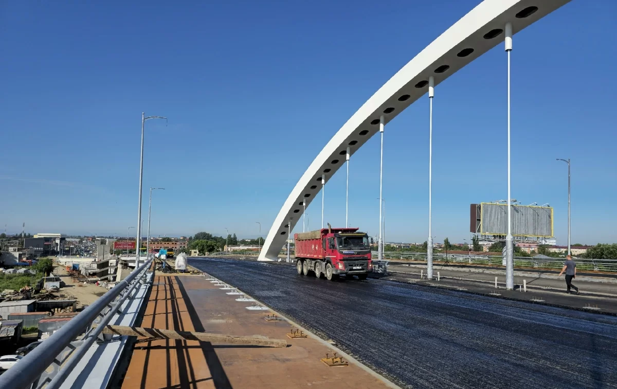 Яблоновский мост в Краснодаре скоро откроют, он уже готов на 80%