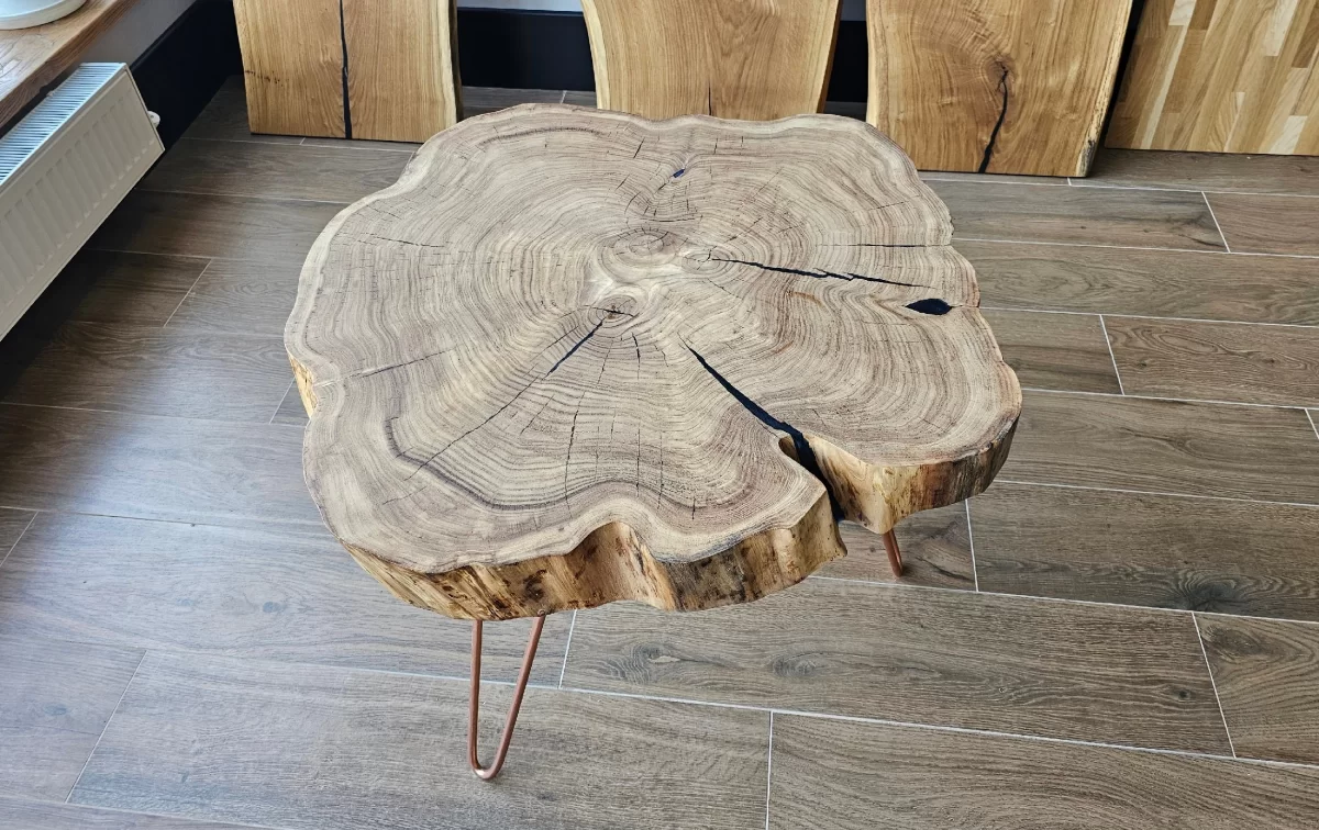 Волшебство современного дизайна: столы из слэбов дерева с эпоксидной смолой