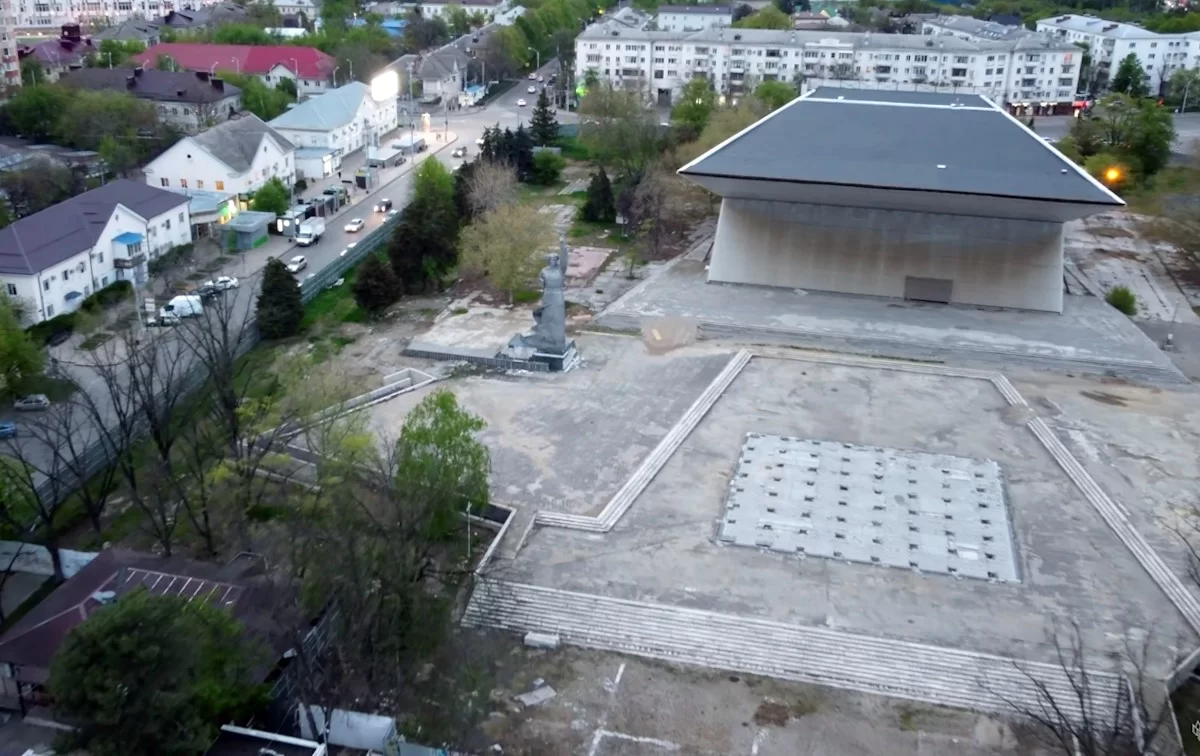 Компания «Инвестстрой» продолжила реконструкцию кинотеатра «Аврора»