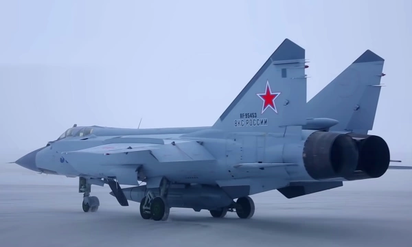 Самолеты МиГ-31 с «Кинжалами» начнут патрулировать акваторию Черного моря